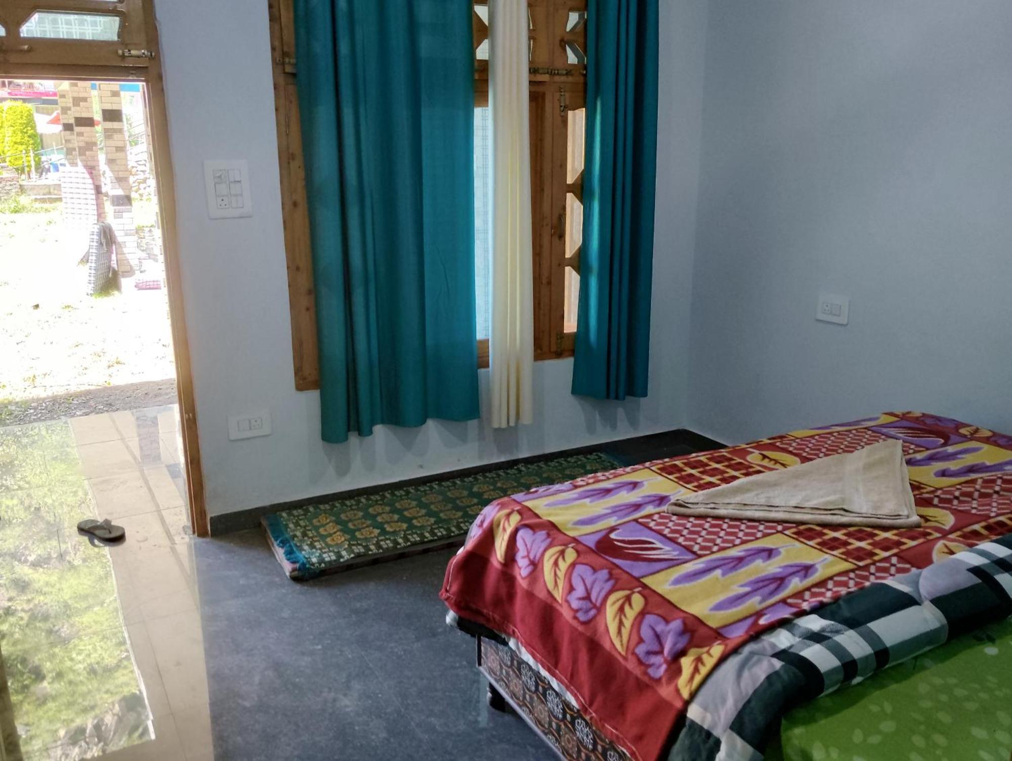 Dog N Hill Hotel Касол Екстериор снимка