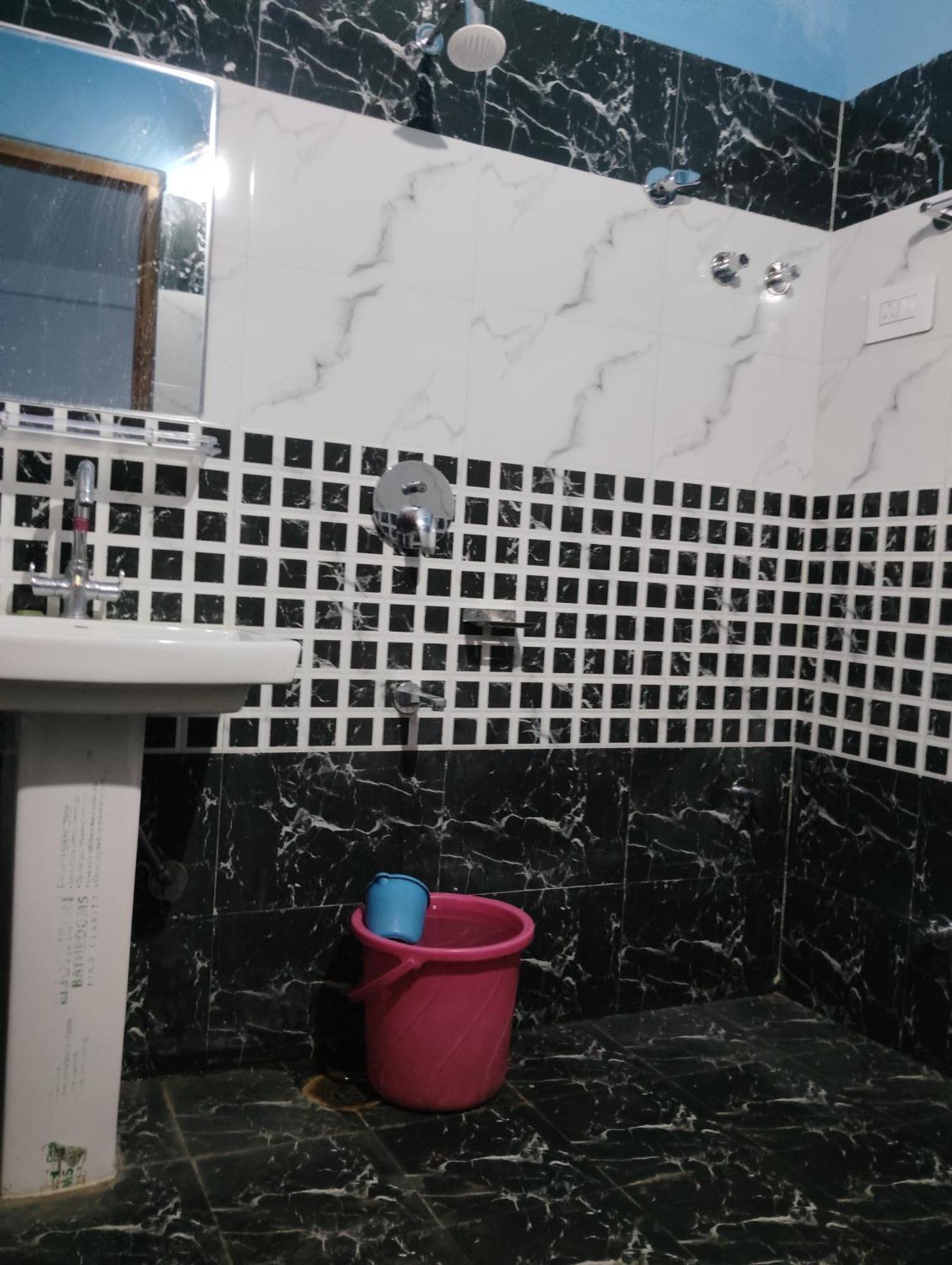 Dog N Hill Hotel Касол Екстериор снимка